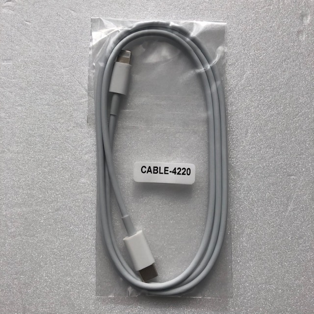 FOXCONN製Apple純正USB–C–Lightningケーブルという商品があったので 